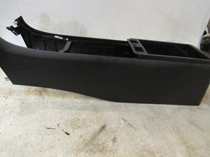2009 Infiniti G37 Coupe AT Lower Center Console