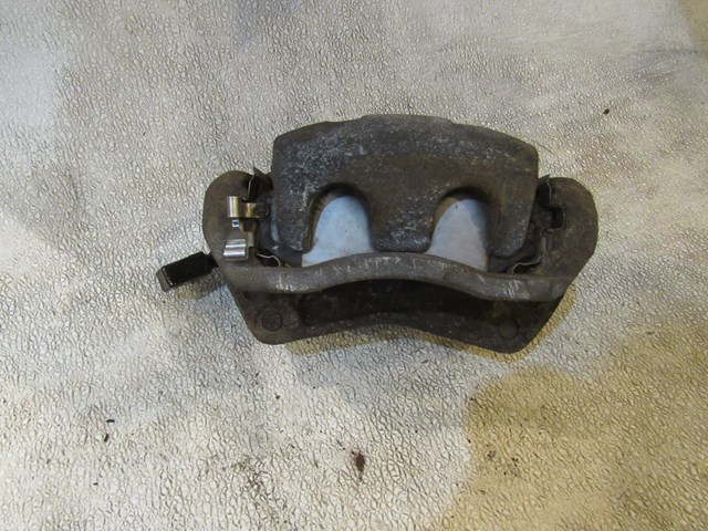 2009 Infiniti G37 Coupe Front RH Passenger Caliper