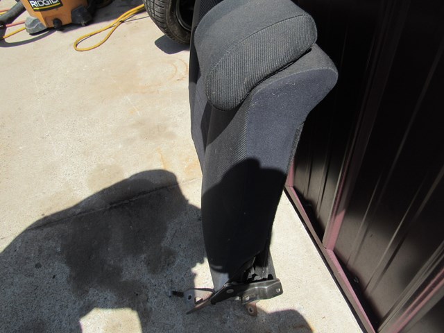 04 Subaru Forester Seat Back Passenger Rear RH