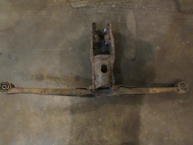 2004 Subaru Forester XT Rear Differential Mount 