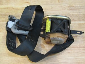 2004 Mitsubishi Evolution VIII Front RH Passenger Seat Belt