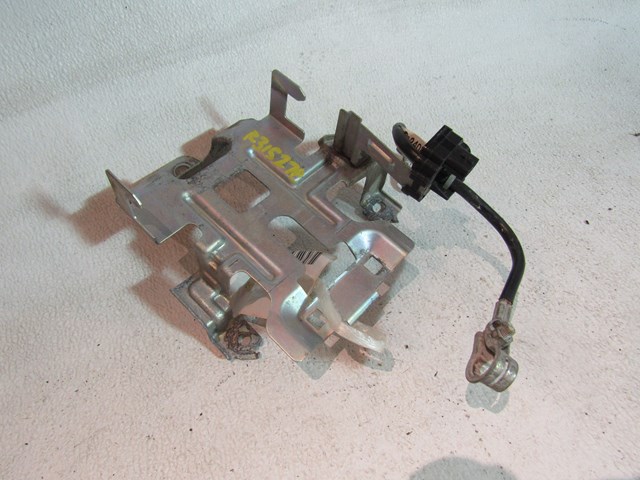 2009 Infiniti G37x Coupe IPDM Bracket & Negative Battery Cable 24080 JK60A