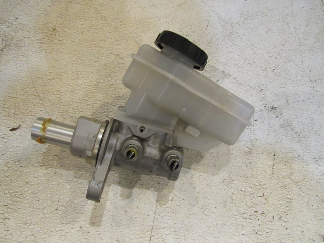 2009 Infiniti G37x Coupe Brake Master Cylinder