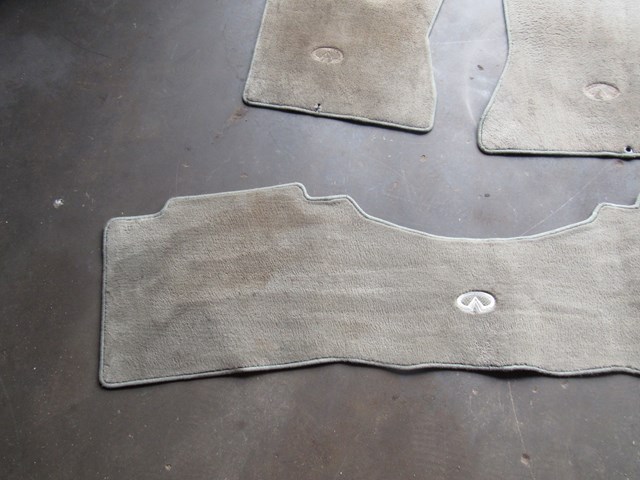 2006 Infiniti G35 Coupe Floor Mat Set