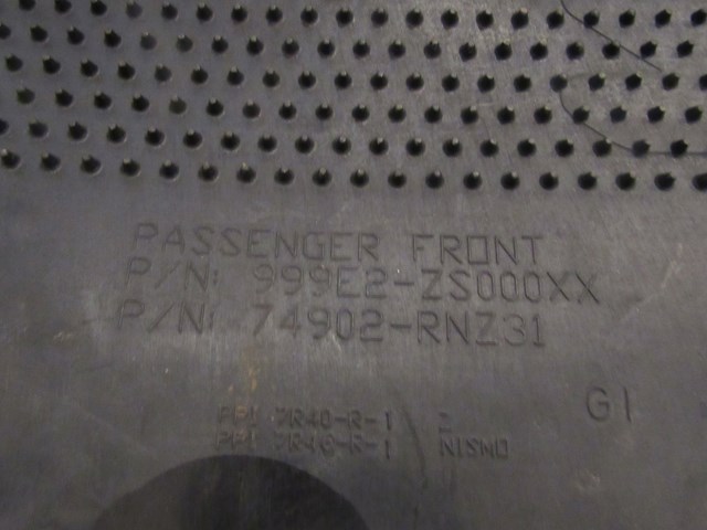 07 Nissan 350z RH Passenger Floor Mat-Missing 