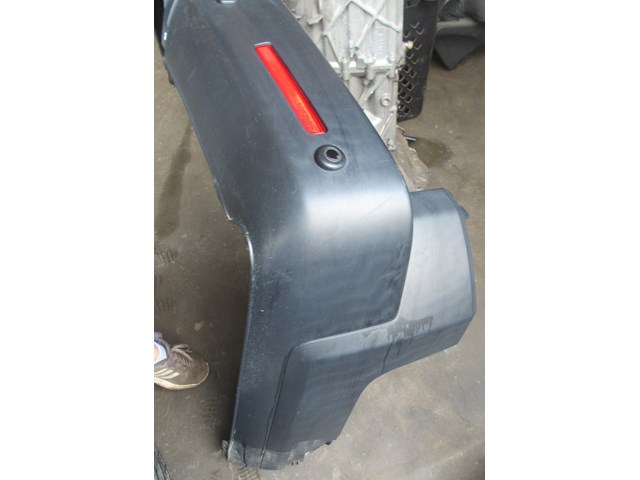 2006 Land Rover LR3 Rear Bumper w/Park Assist - See Photos