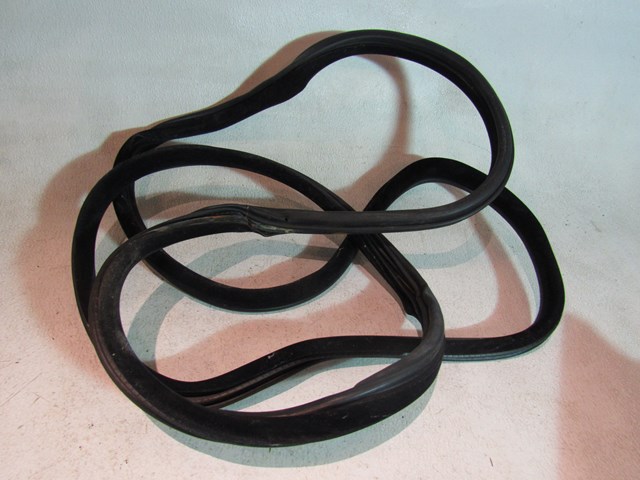 2005 Land Rover LR3 Rear LH Driver Door Seal-On Body