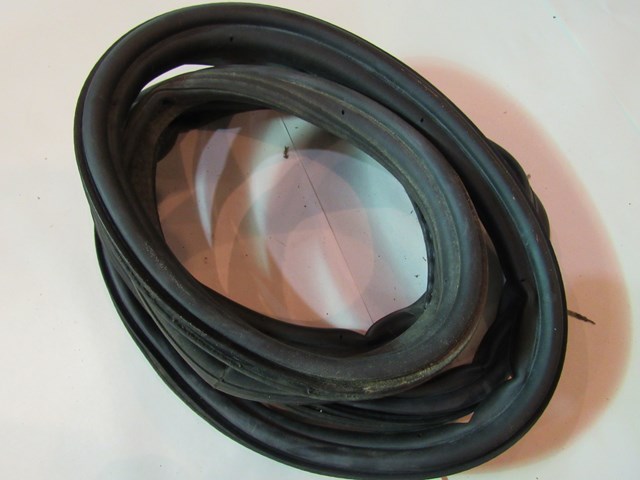 2005 Land Rover LR3 Hatch Body Seal