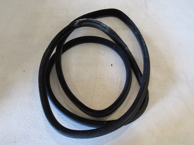 2005 Land Rover LR3 Rear RH Passenger Door Seal-On Body