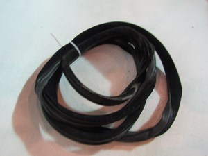 2005 Land Rover LR3 Rear RH Passenger Door Seal-On Body