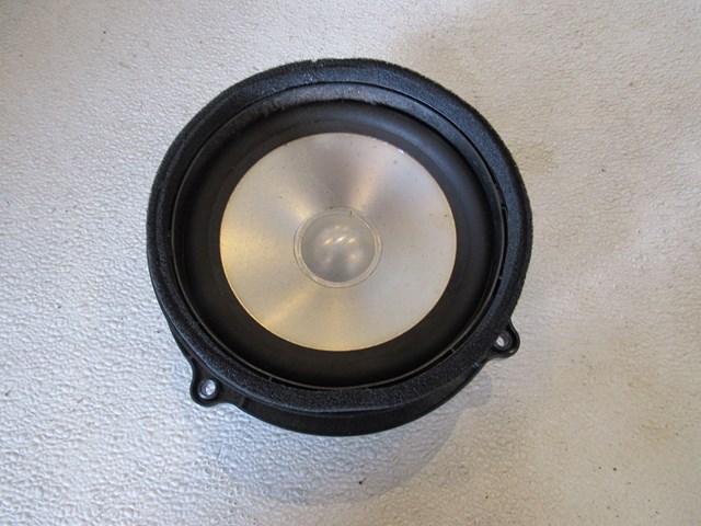 05 Land Rover LR3 Rear Harmon Kardon Logic Door Speaker