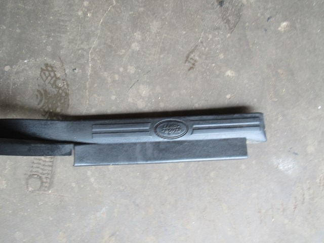 2005 Land Rover LR3 LH Driver Door Sill Plate EMH500170