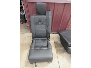 2005 Land Rover LR3 Rear Center Seat w/Seatbelt & Buckle