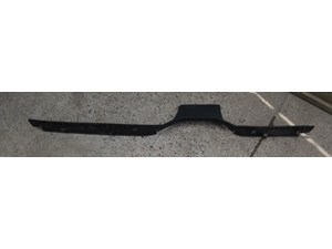 2005 Land Rover LR3 RH Passenger Door Sill Kick Plate EMH500160