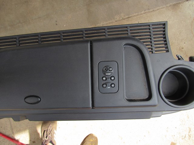 05 Land Rover LR3 Rear LH Driver Quarter Trim Panel Audio Control