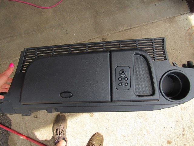 05 Land Rover LR3 Rear LH Driver Quarter Trim Panel Audio Control