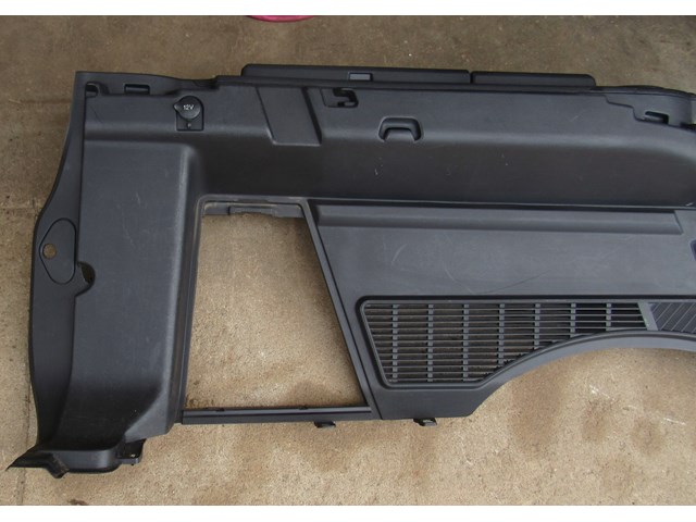 05 Land Rover LR3 Rear LH Driver Quarter Trim Panel Audio Control