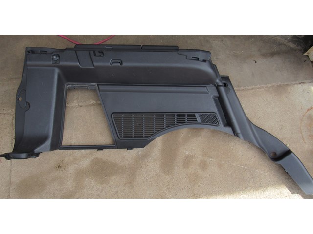 05 Land Rover LR3 Rear LH Driver Quarter Trim Panel Audio Control