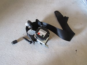 2005 Land Rover LR3 Rear LH Driver Seat Belt