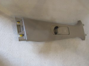 2005 Land Rover LR3 RH Upper B Pillar Trim EMB500261