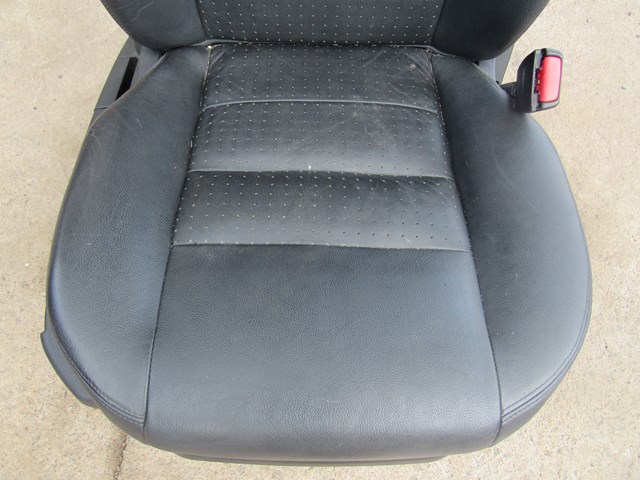2005 Land Rover LR3 HSE Front RH Pass Seat, Memory