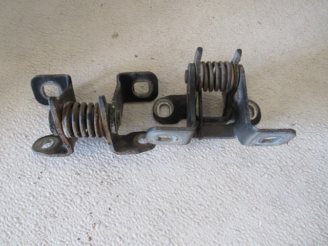 2005 Land Rover LR3 Tail Gate Hinges Set RH & LH