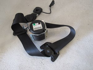 2005 Land Rover LR3 Front RH Passenger Seat Belt