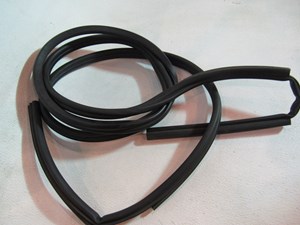 2005 2006 Land Rover LR3 Hood Seal Bonnet Seal