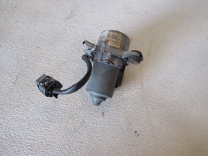 2005 Land Rover LR3 (L319) Vacuum Pump OEM SQJ500081