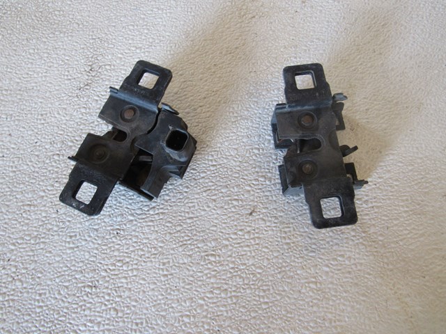 2005 Land Rover LR3 RH & LH Hood Latches