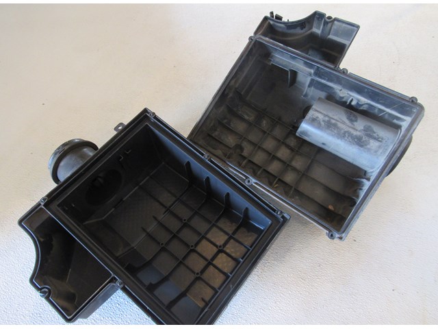 2005 Land Rover LR3 Air Cleaner Box