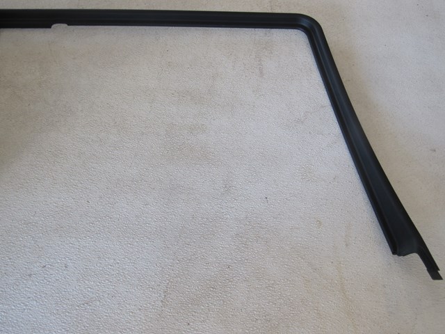 2005 Land Rover LR3 Rear LH Driver Window Trim ELN000023