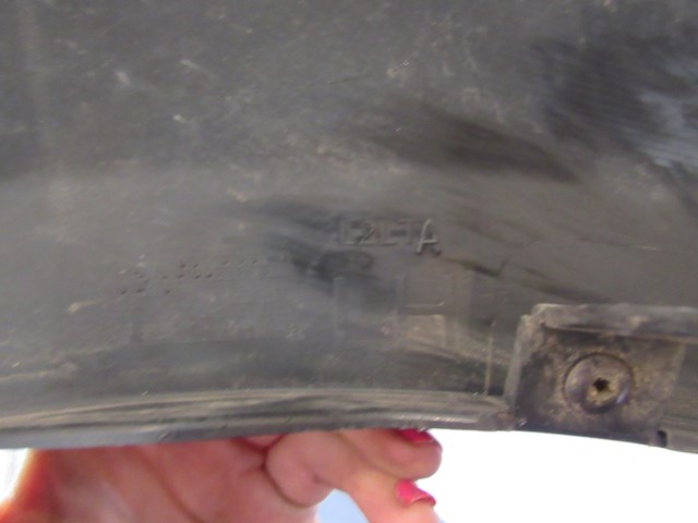 2005 Land Rover LR3 Rear LH Driver Fender Wheel Well Moulding