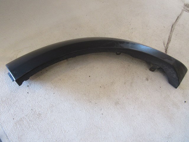 2005 Land Rover LR3 Rear LH Driver Fender Wheel Well Moulding