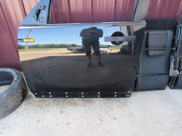 2005 Land Rover LR3 Front LH Driver Door Shell Read Details