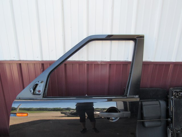 2005 Land Rover LR3 Front LH Driver Door Shell Read Details