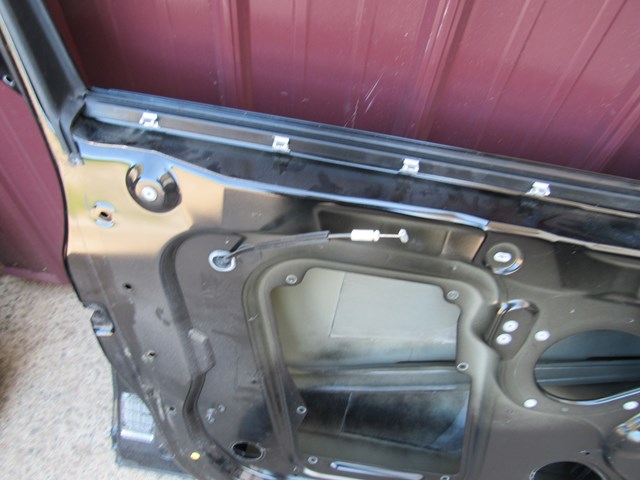 2005 Land Rover LR3 Front LH Driver Door Shell Read Details