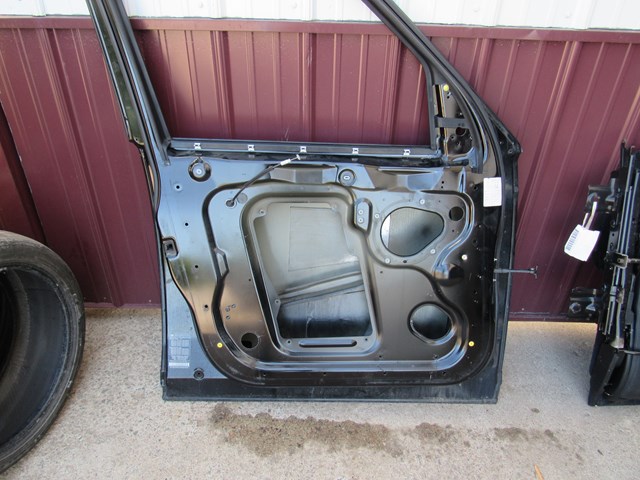 2005 Land Rover LR3 Front LH Driver Door Shell Read Details