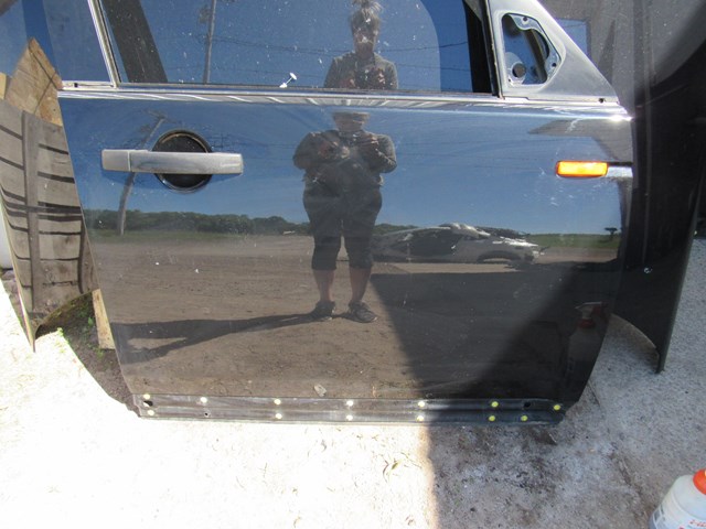 2005 Land Rover LR3 Front RH Passenger Door READ Details