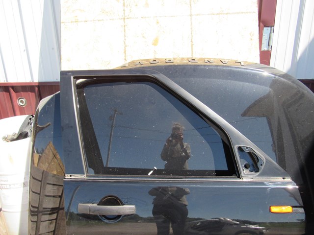 2005 Land Rover LR3 Front RH Passenger Door READ Details