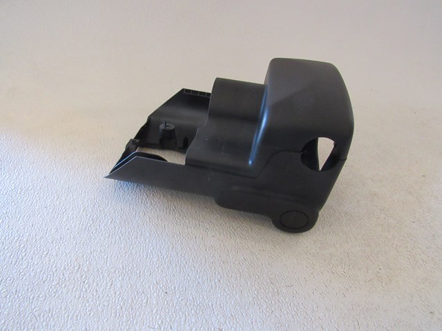 2005 Land Rover LR3 Steering Column Shroud Surround Trim