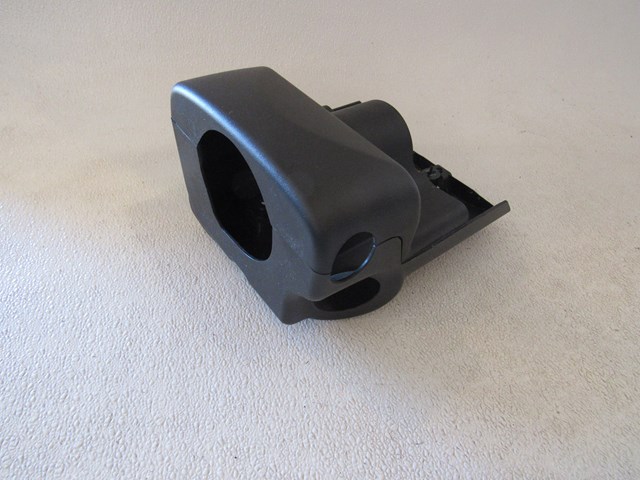 2005 Land Rover LR3 Steering Column Shroud Surround Trim