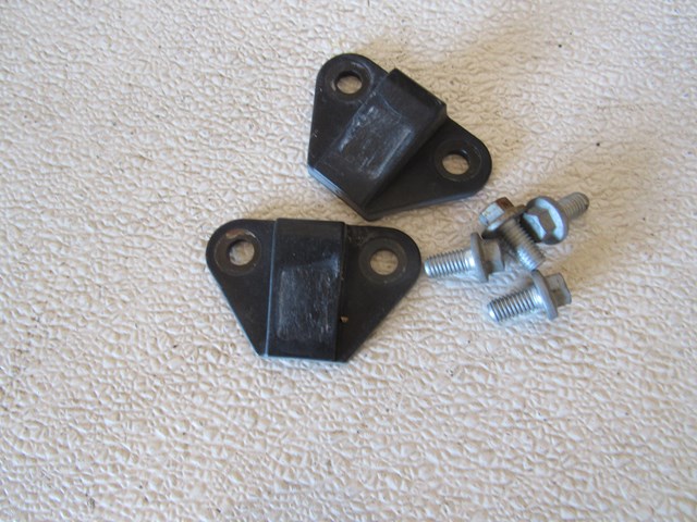 2005 Land Rover LR3 Hatch Strikers