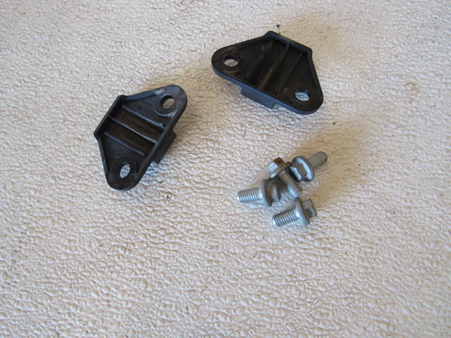 2005 Land Rover LR3 Hatch Strikers