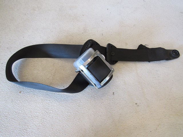 2005 Land Rover LR3 Front LH Driver Side Seat Belt
