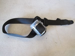 2005 Land Rover LR3 Front LH Driver Side Seat Belt