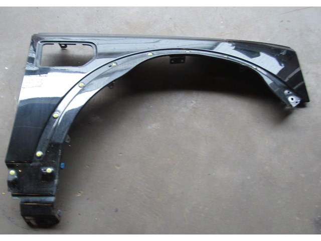 2005 Land Rover LR3 RH Passenger Fender Black NICE!