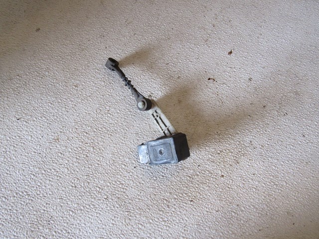 2005 Land Rover LR3 Front LH Driver Headlight Leveling Sensor