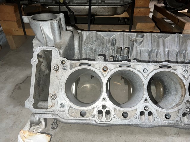 2007 BMW M6 E63 Engine Cylinder Block S85 5.0L V10 BMW M5 OEM