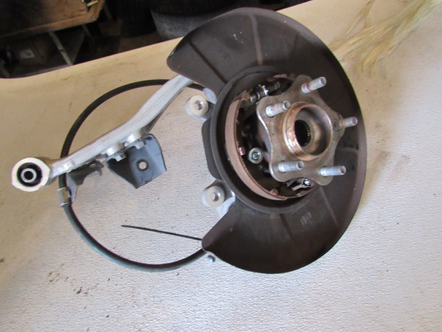 2015 Nissan 370z Nismo Rear LH Driver Spindle & Upper Control Arm
